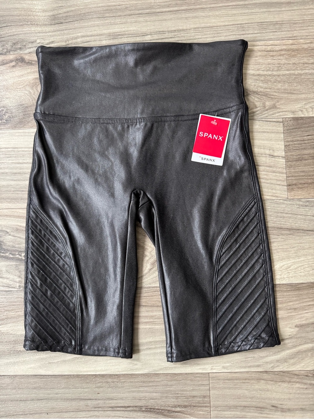 NWT Spanx Faux Leather Moto Biker Short in Very Black Size Medium